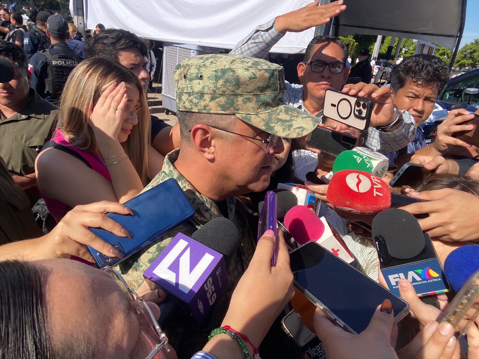 secretario de Seguridad del Estado Oscar Renteria Schazarino