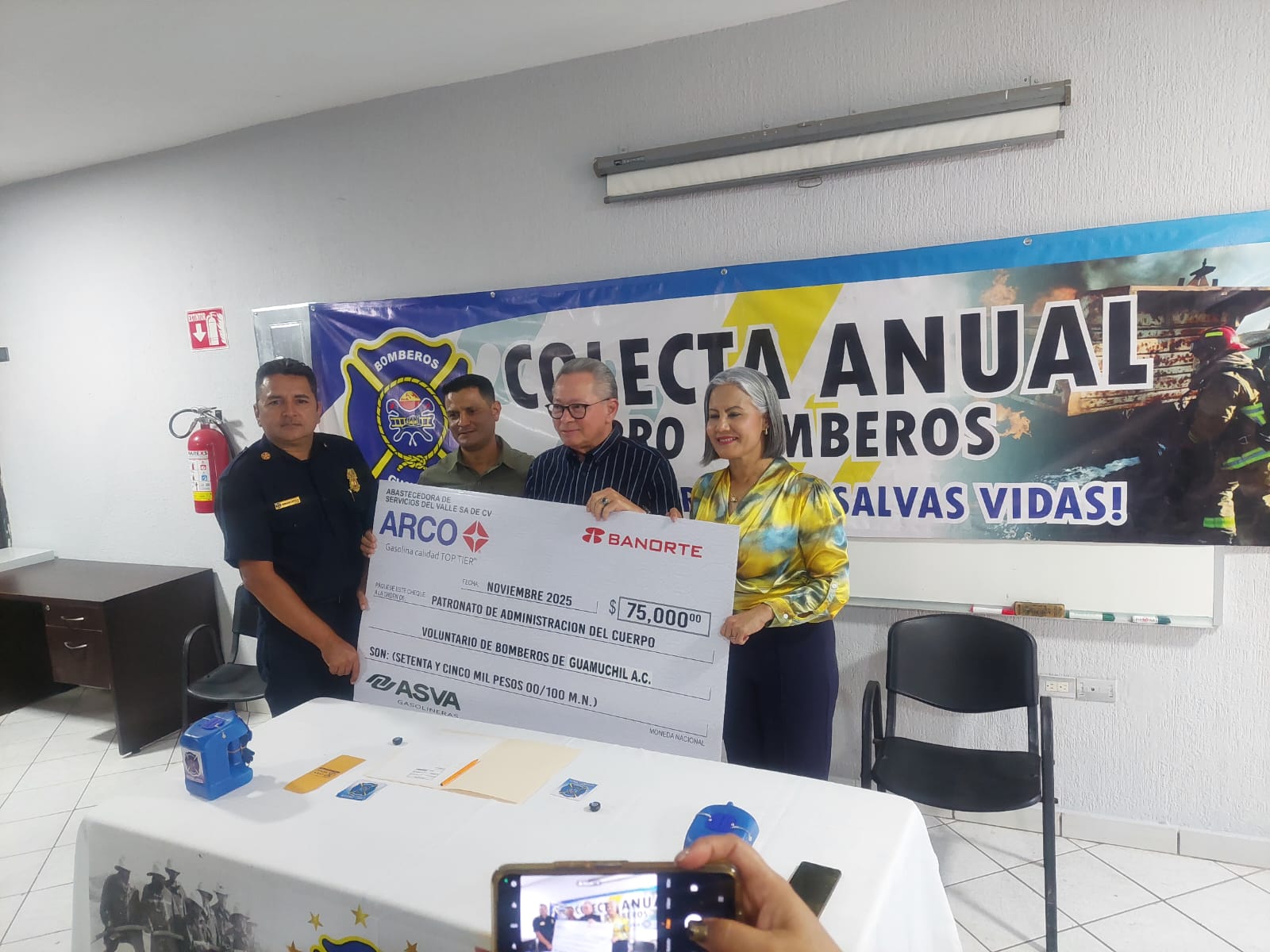 Segunda etapa de la colecta anual de Bomberos Guamúchil