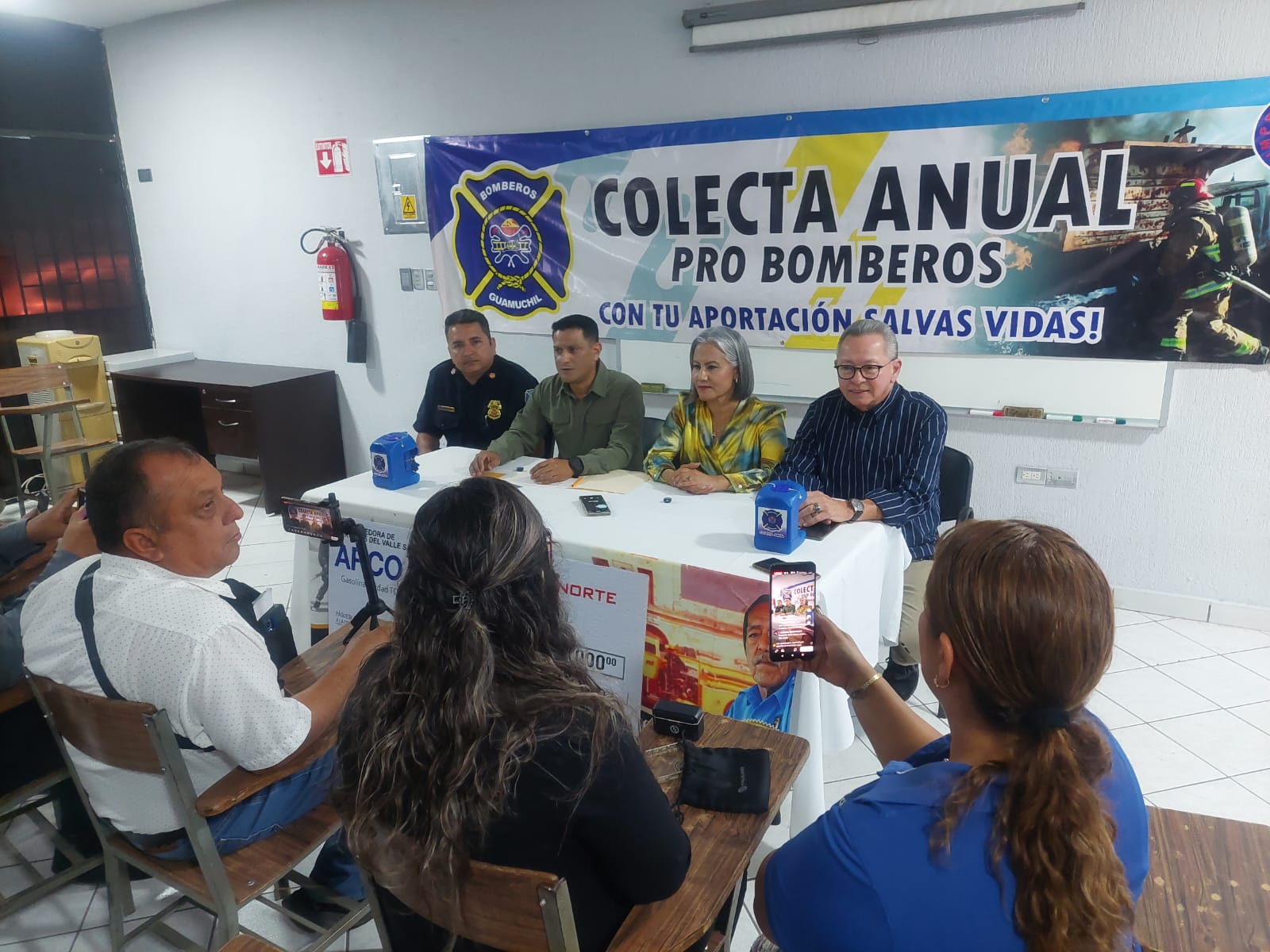 Segunda etapa de la colecta anual de Bomberos Guamúchil