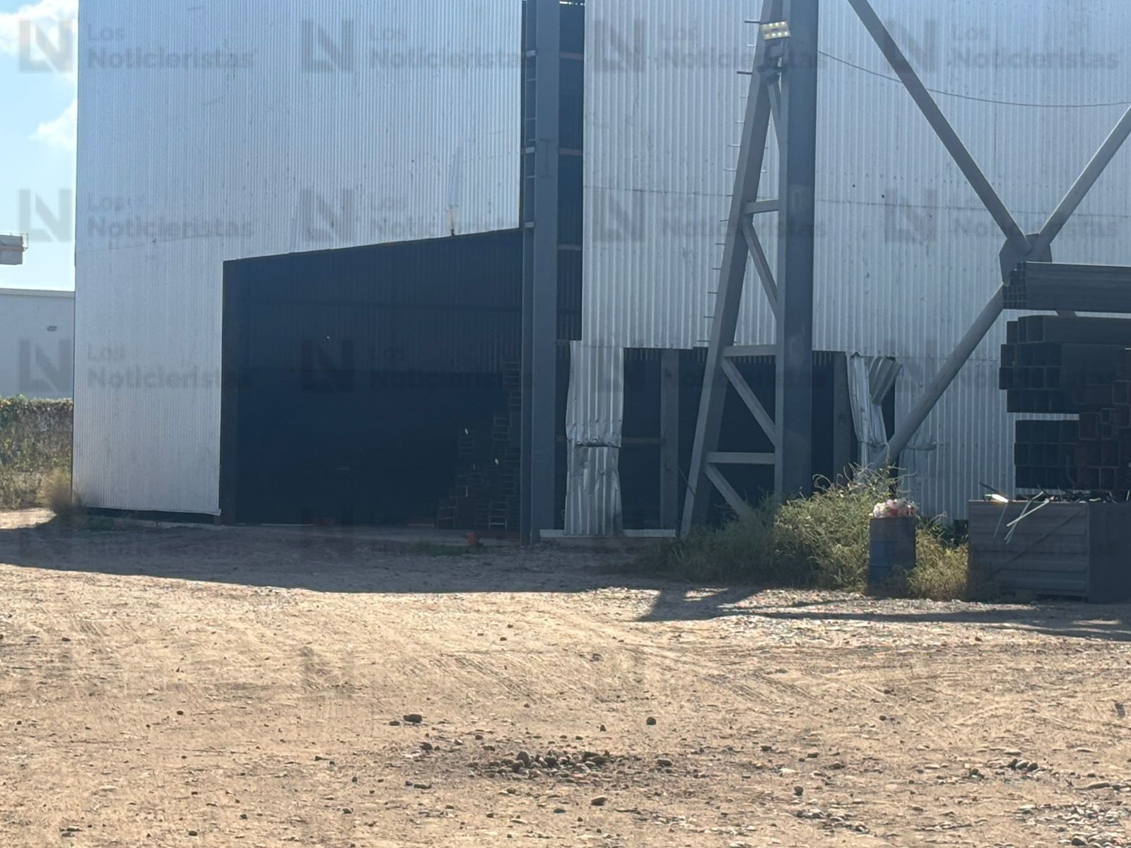 Segundo ataque con explosivo se registró en una bodega constructora de metales en Villa Juárez, Navolato