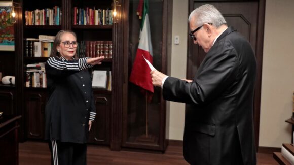 Sale Catalina Esparza de la Subsecretaría de Educación Básica en Sinaloa; llega Silvia Evelin Ward Bringas