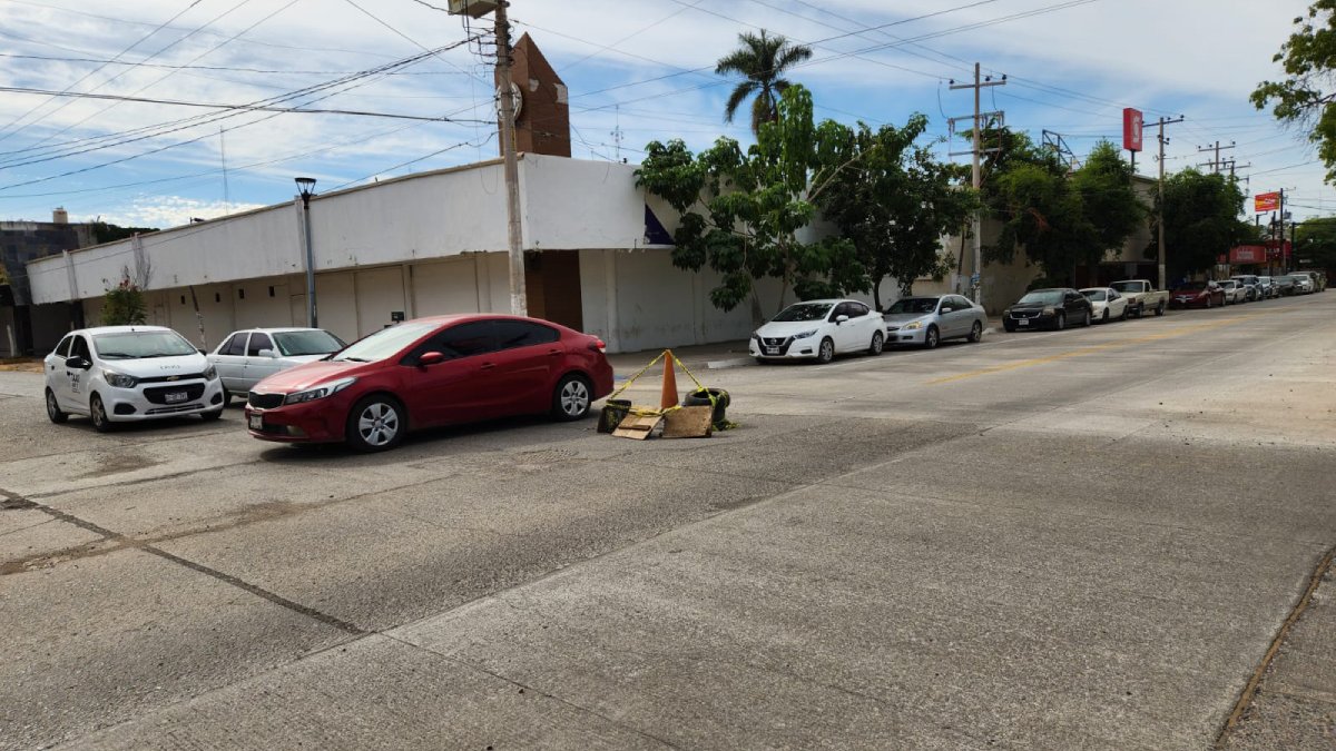 socavon en la calle madero de guasave
