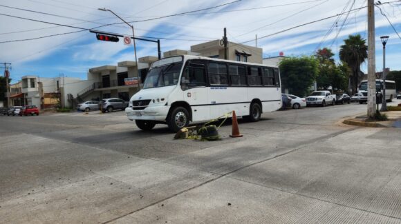 Surge nuevo socavón por la Cuauhtémoc, en Guasave, Sinaloa; no es de tramo reparado, aclara Obras Públicas