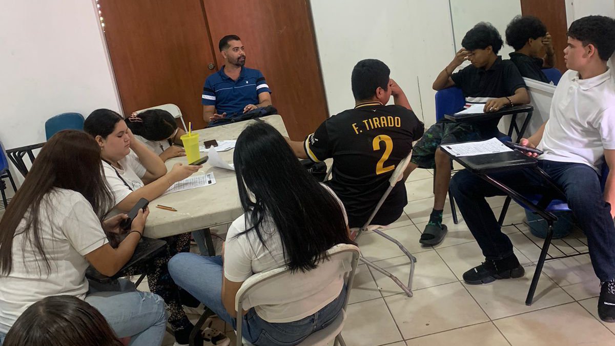 taller de alfabetizacion a jovenes y adultos en mazatlan