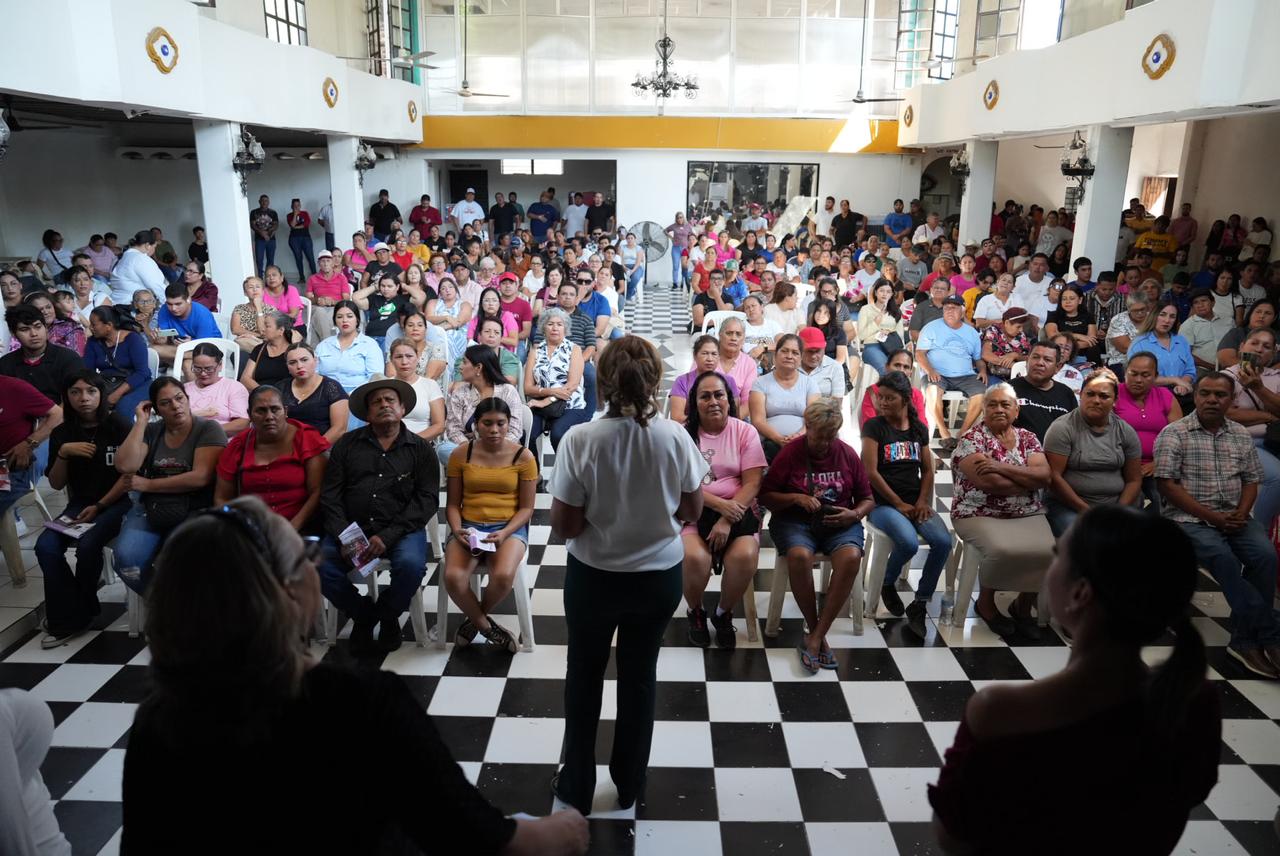 Tere Guerra sostiene encuentros ciudadanos en Rosario y Escuinapa