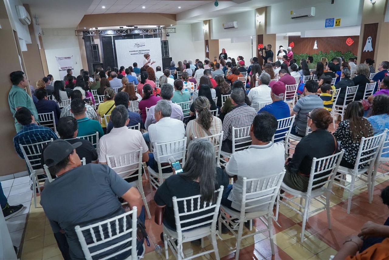 Tere Guerra en reunión con sectores sociales del municipio de Salvador Alvarado