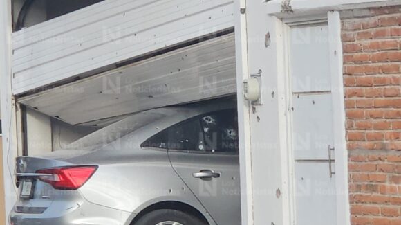 ¡Tiene balazos! Armados despojaron un auto 2024 para reventar la residencia de Lomas de Guadalupe en Culiacán, Sinaloa: SSPE
