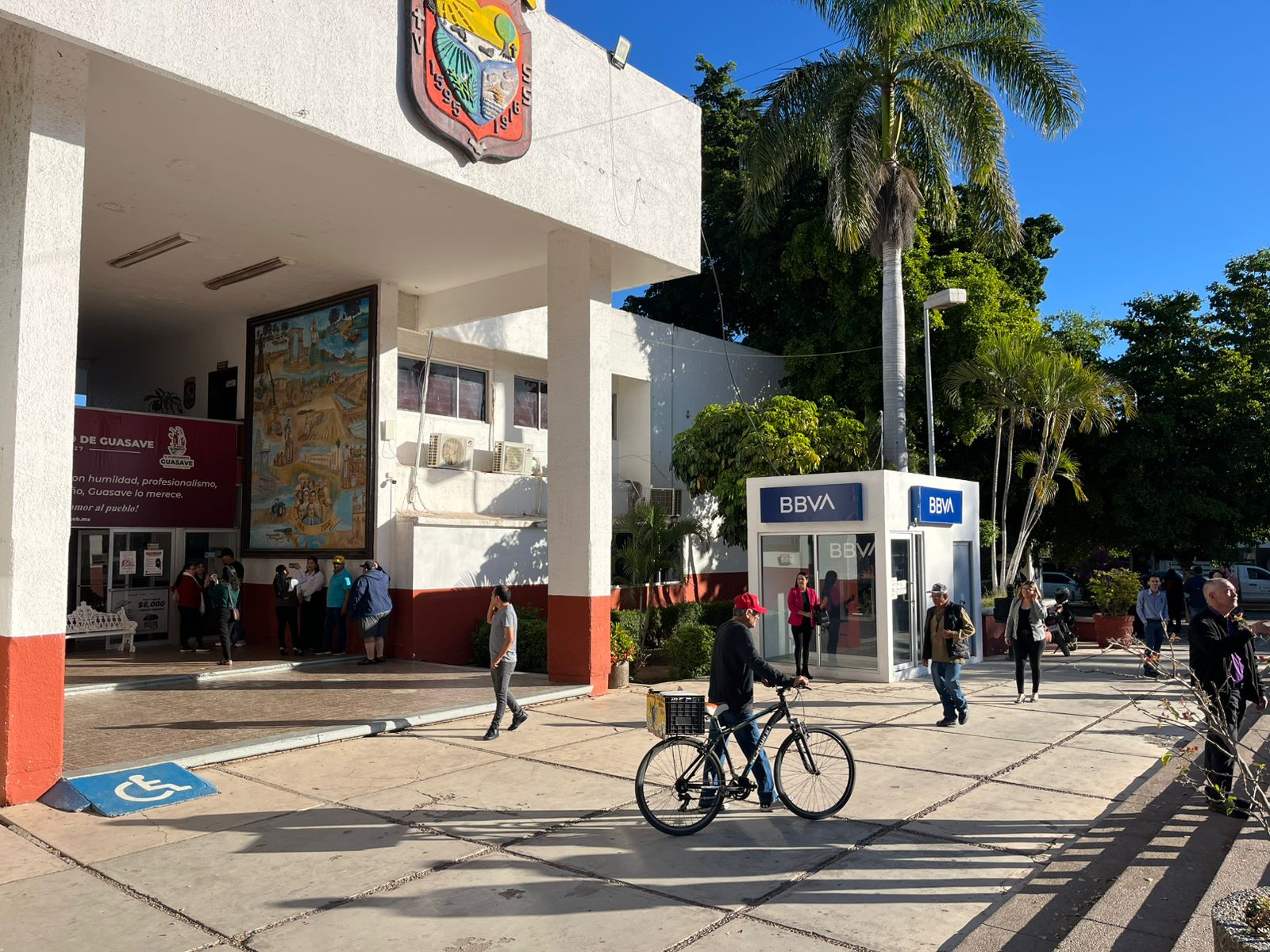 todos los accesos del ayuntamiento de guasave quedaron bloqueados