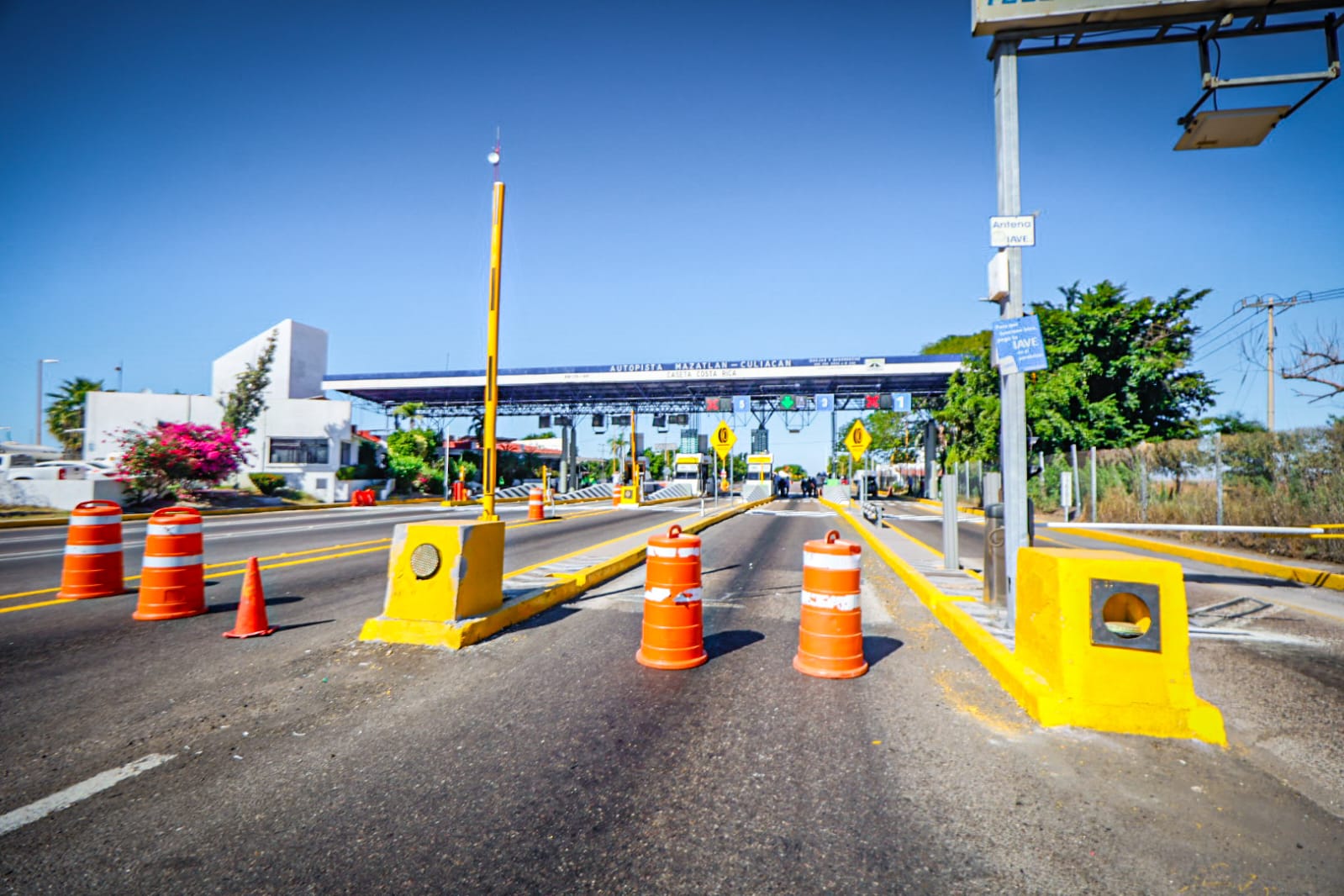 Casetas bloqueadas en Sinaloa