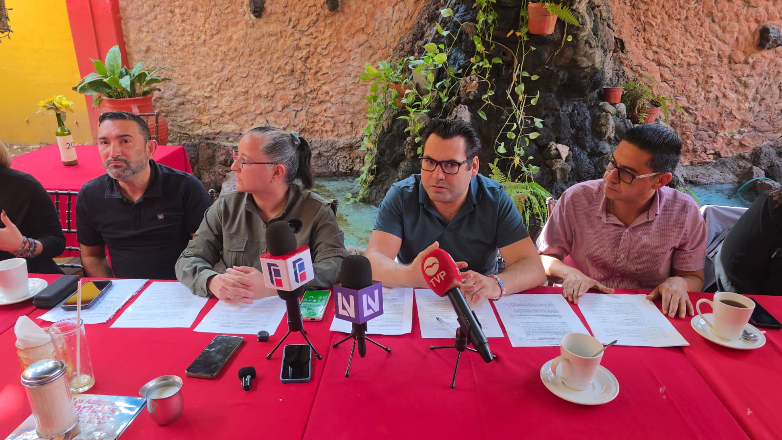 Trabajadores de la UAS