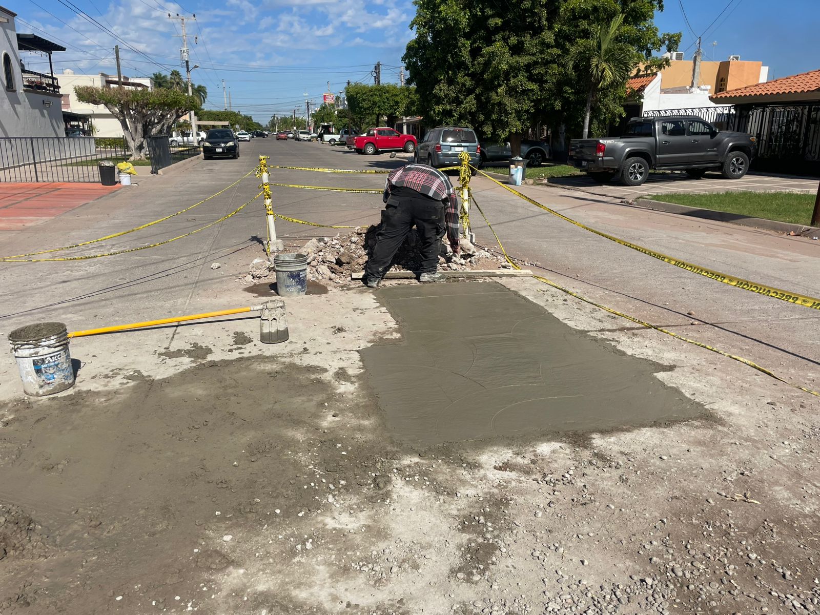 Trabajos de bacheo en Los Mochis, Sinaloa