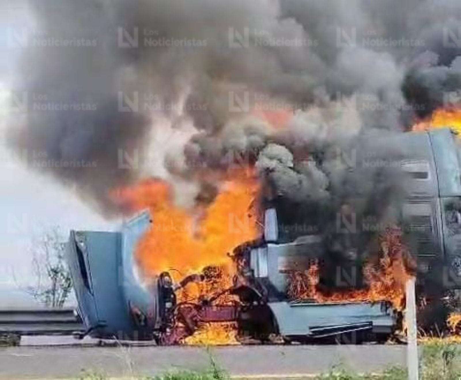trailer incendio carretera culiacan eldorado (1)