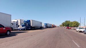 transportistas en bloqueo de caseta de guasave sin