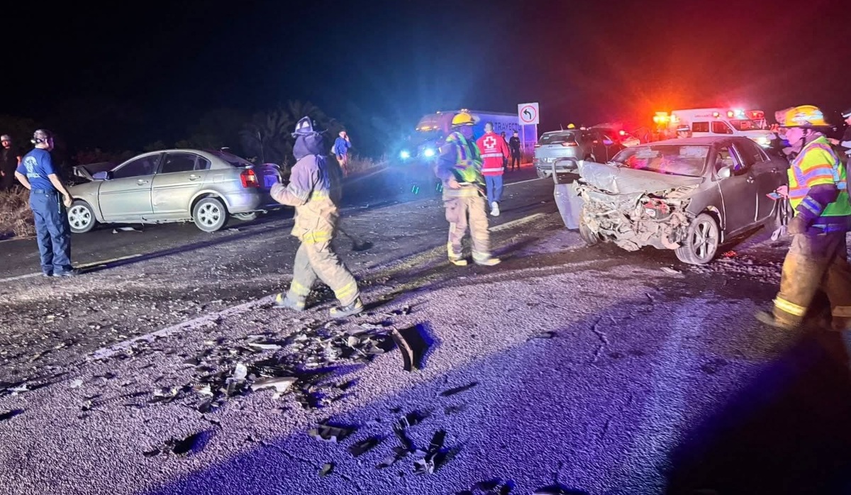 Tres heridos deja carambola en la México 15, en Guasave