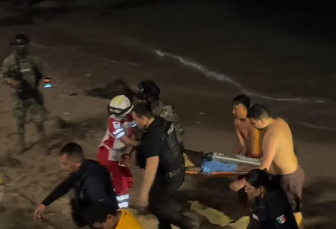 Turista rescatado del mar en Olas Altas, Mazatlán, Sinaloa