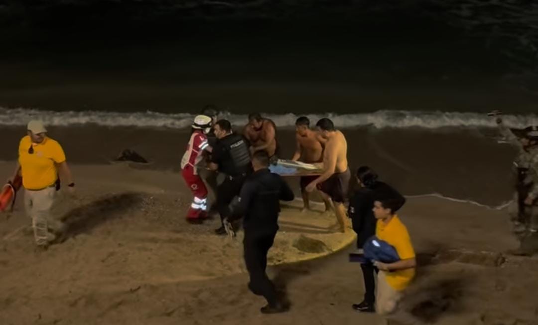 Turista rescatado del mar en Olas Altas, Mazatlán, Sinaloa