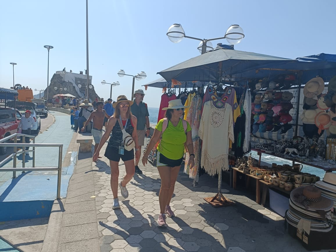 Mazatlán, Sinaloa hace historia con triple arribo de cruceros