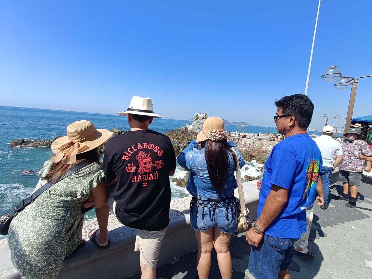 Mazatlán, Sinaloa hace historia con triple arribo de cruceros