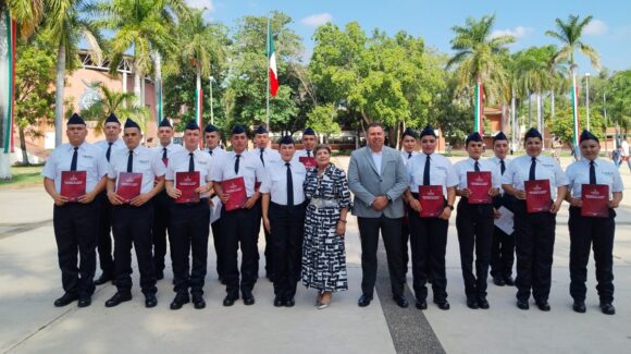 Se gradúan 17 nuevos policías municipales que reforzarán la seguridad en Guasave, Sinaloa