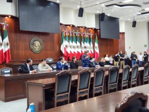 Universitarios en Pleno