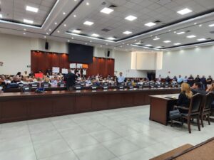 Universitarios en Pleno