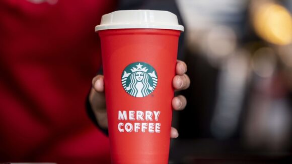 Starbucks México se adelanta a temporada navideña regalando vasos reutilizables; consíguelos así