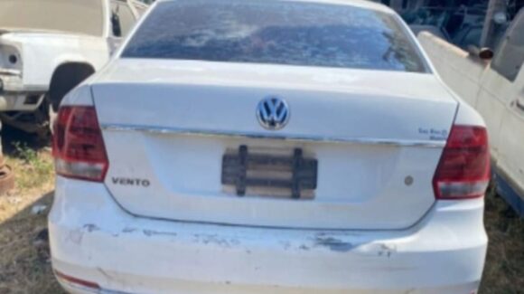 Autoridades aseguran un vehículo y una motocicleta robados en los municipios de Culiacán y Navolato