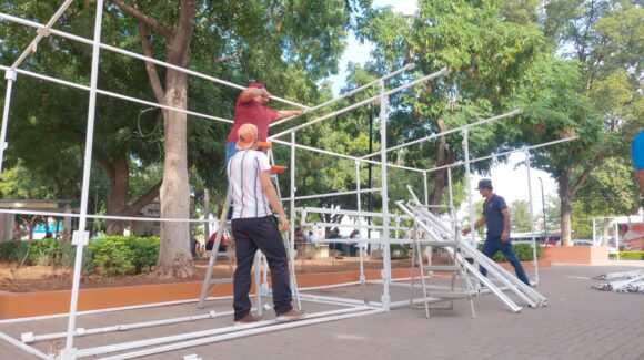 Inicia la instalación de la tradicional Verbena Popular Decembrina en Guamúchil; se instalarán 118 puestos