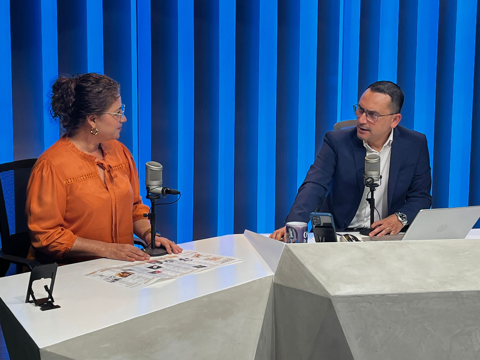 Verónica Martínez en entrevista con Omar de la Rocha en Los Noticieristas