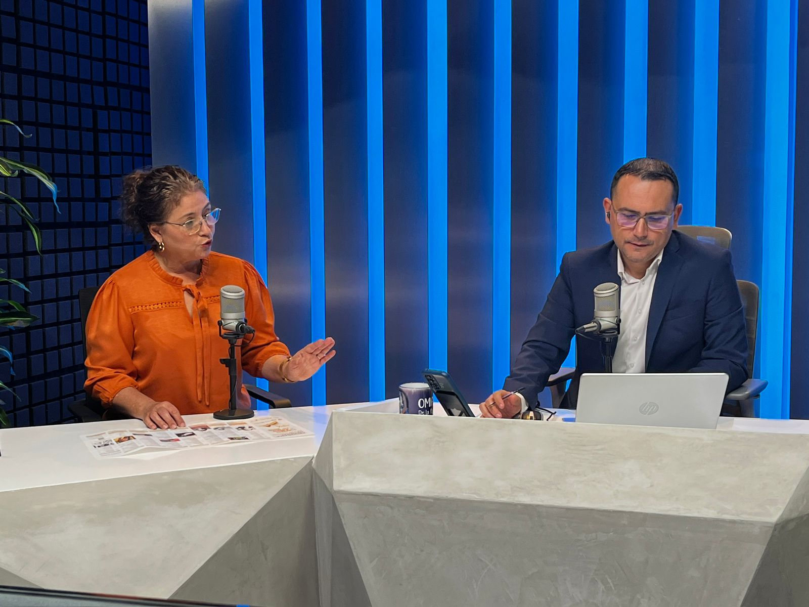 Verónica Martínez en entrevista con Omar de la Rocha en Los Noticieristas
