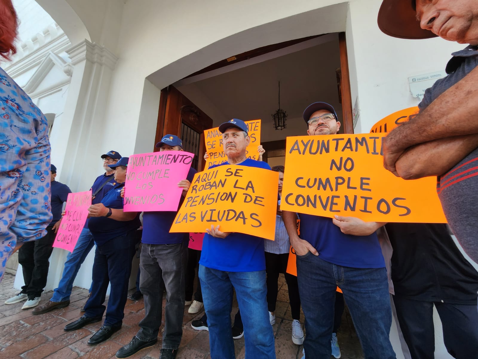 Consiguen pago de retroactivo a viuda de policía de Culiacán, Sinaloa