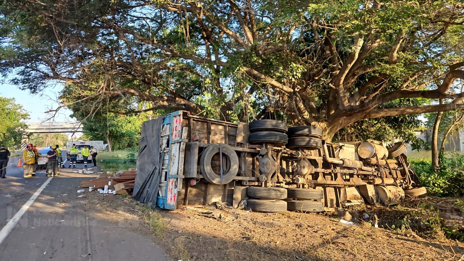 volcadura de camion en la maxipista culiacan mazatlan deja un fallecido