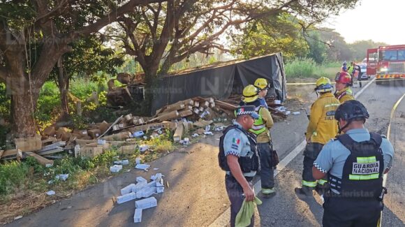 Volcadura sobre la Maxipista Culiacán-Mazatlán deja un fallecido