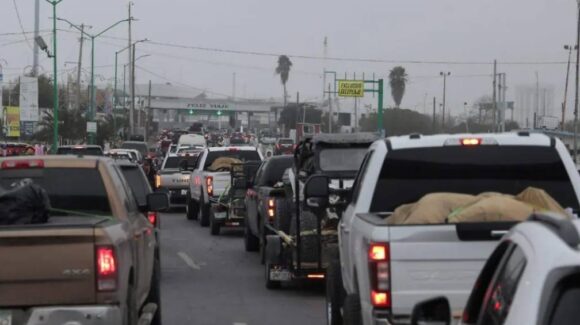 Aumenta en Tamaulipas el retorno definitivo de mexicanos desde EU; puentes con Laredo registran congestión