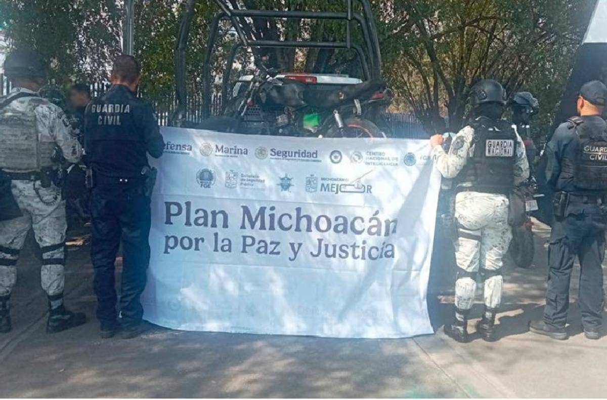Autoridades detuvieron a 28 personas y aseguraron armas, vehículos y explosivos en Michoacán