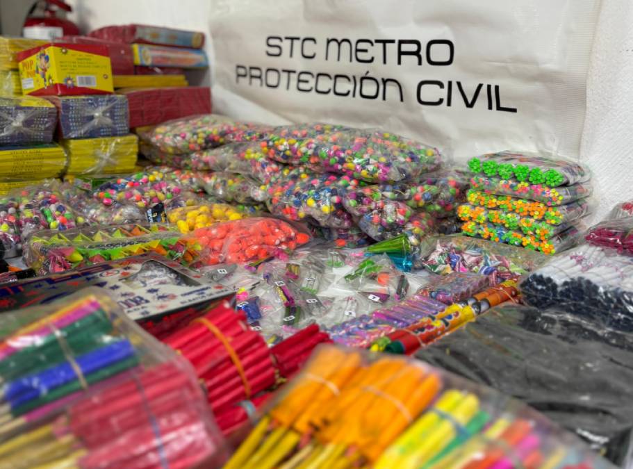 Decomisan más de 300 kilos de pirotecnia en el Metro de la CDMX