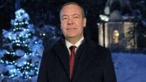 El líder ruso y mano derecha de Putin, Dmitri Medvédev, durante el mensaje de Año