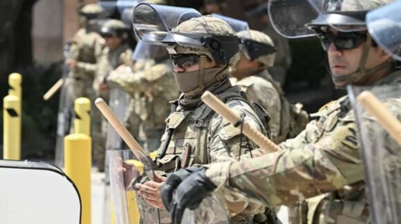 Juez ordena a Trump retirar Guardia Nacional de Los Ángeles por despliegue ilegal