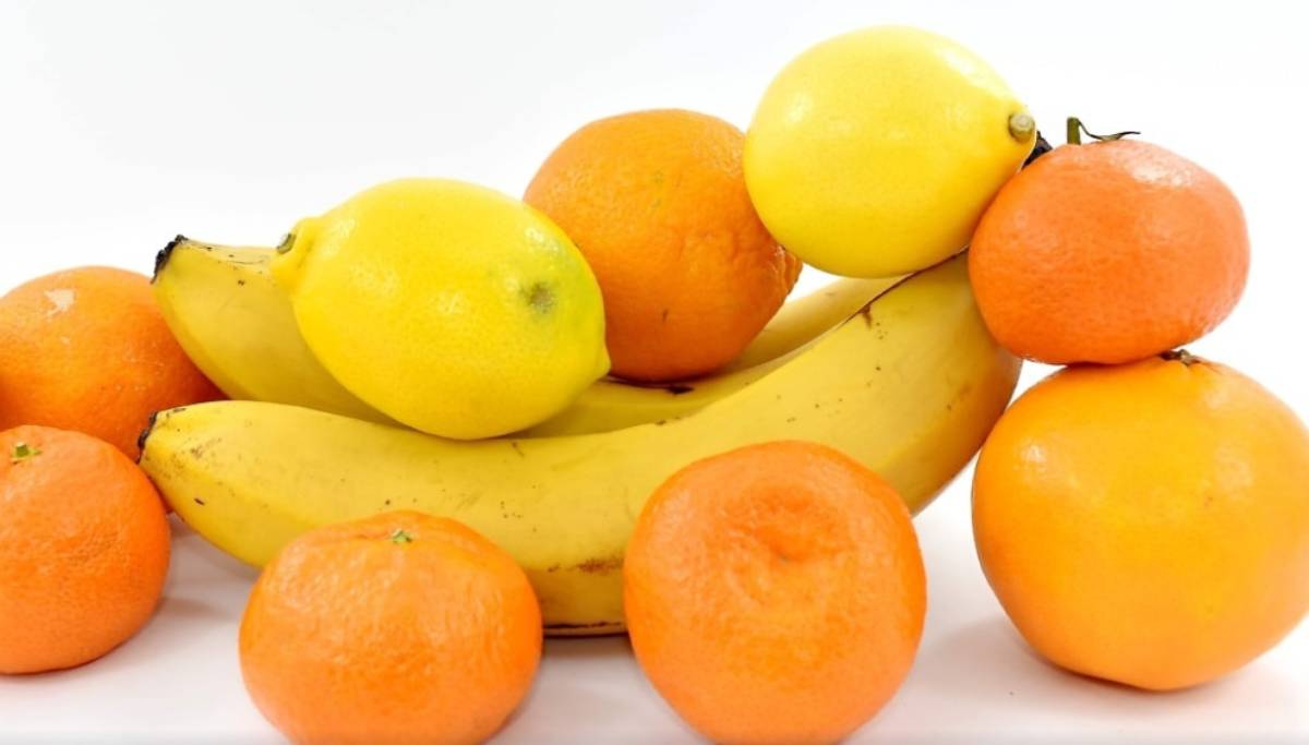 Limón, naranja y plátano, en jugos, licuados o postres; Profeco presenta precios mínimos y máximos