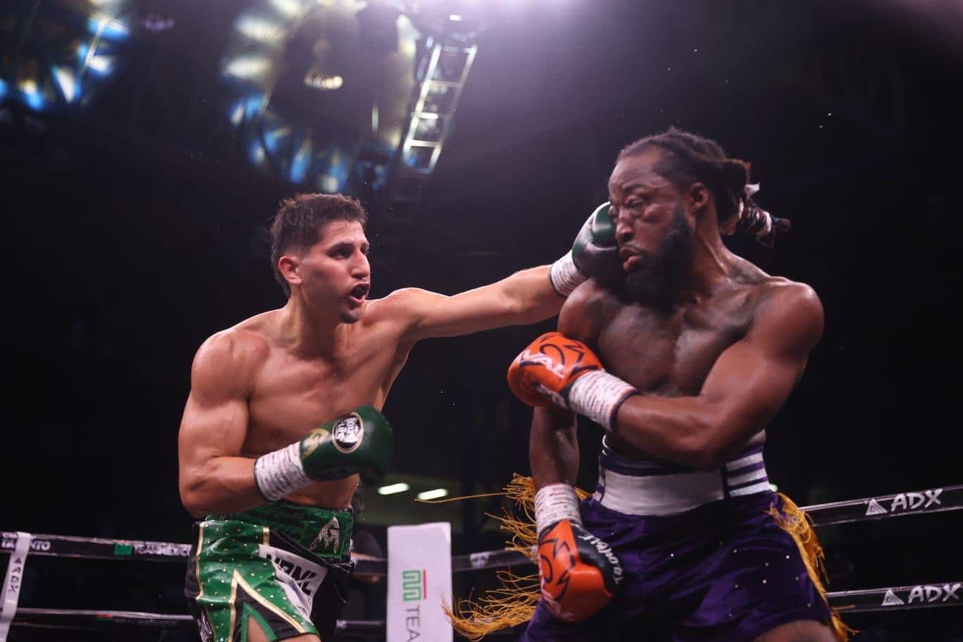 Marco Verde pelea gana pelea en Mazatlán