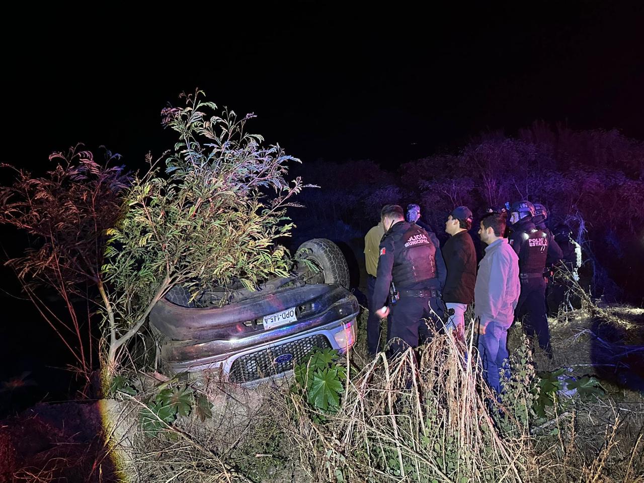 Se registra volcadura en la carretera Gato de Lara y La Reforma, en Angostura