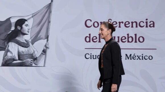 “Nos dio mucho gusto verlo, verlo bien, se ve muy bien”, dijo Sheinbaum sobre AMLO después de agradecerle por su apoyo en su nuevo libro