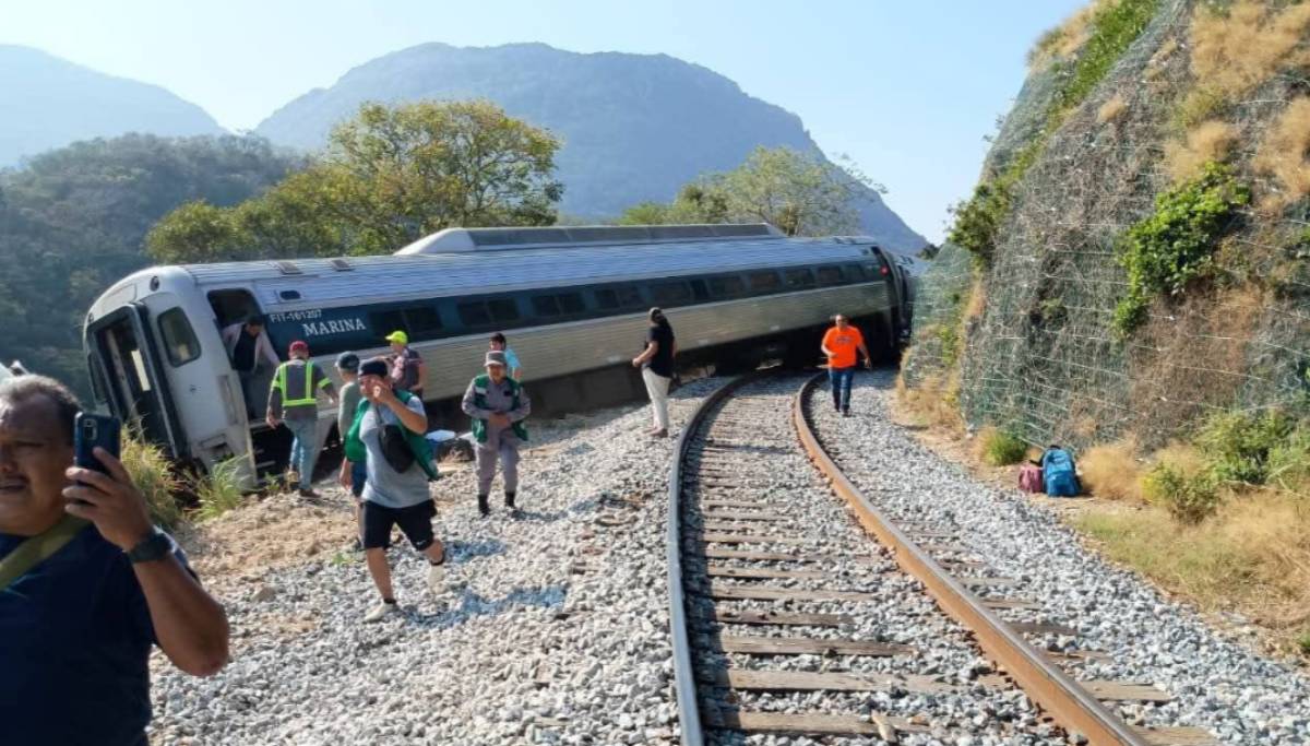 Tren Interoceánico sufre descarrilamiento en Oaxaca con 241 pasajeros