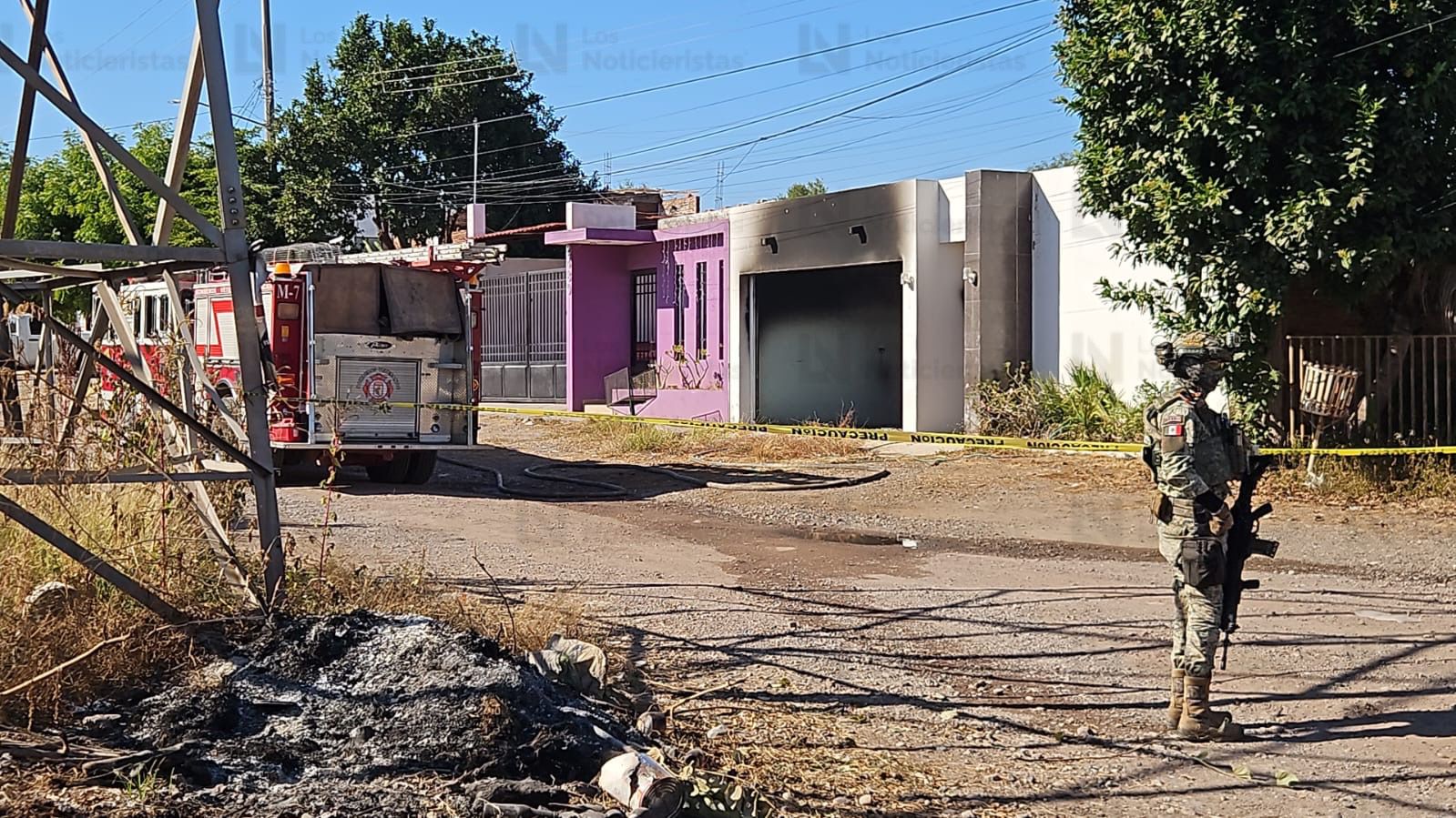 Vandalizan y queman casa y carro en la colonia Emiliano Zapata de culiacan
