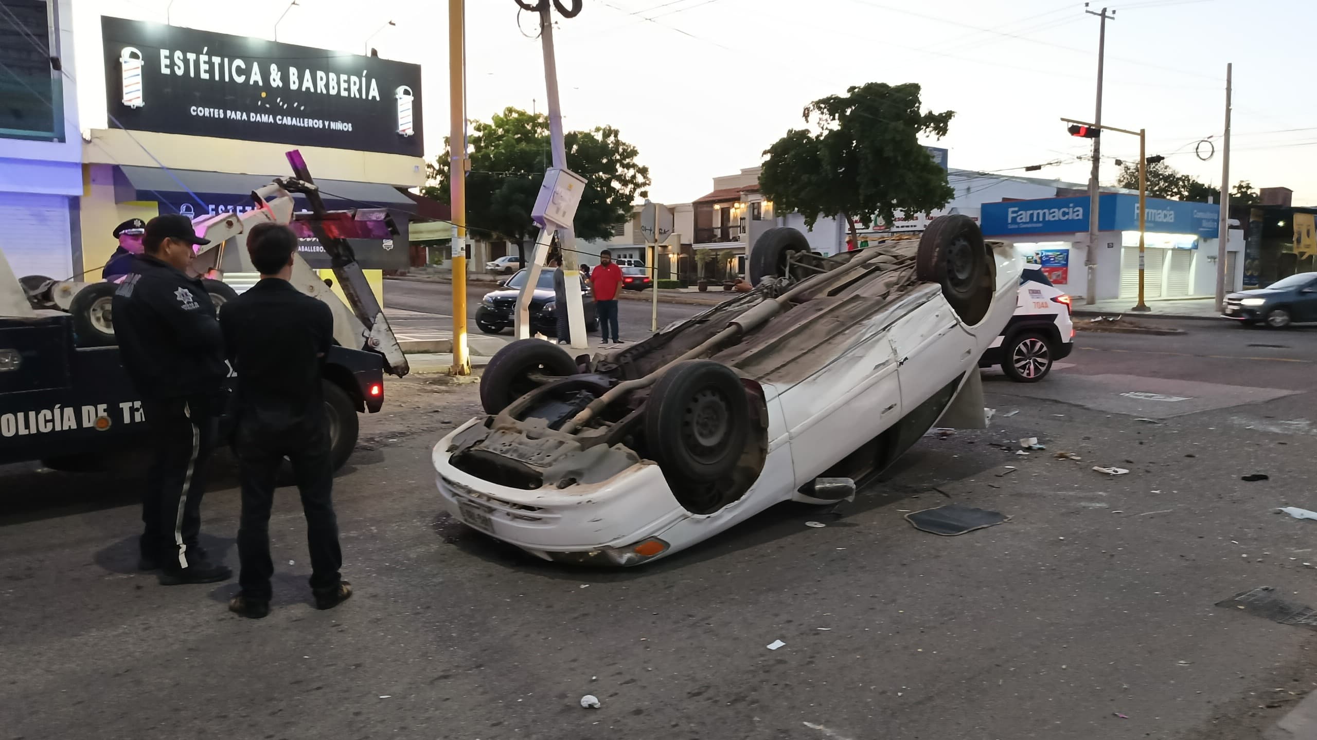 Volcadura de auto en Culiacán