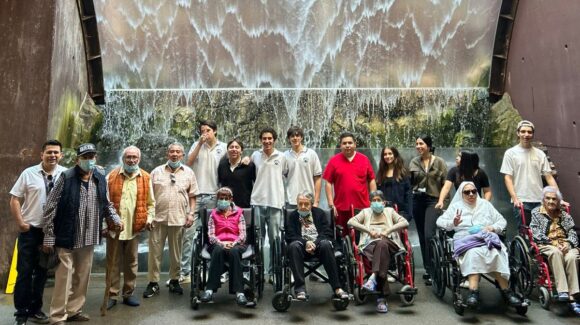Abuelitos del Asilo La Inmaculada Concepción disfrutan de un día inolvidable en el Gran Acuario Mazatlán, Sinaloa