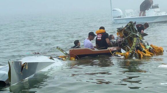 Encuentran a la sexta víctima mortal del desplome de avión de la Marina en Galveston, Texas