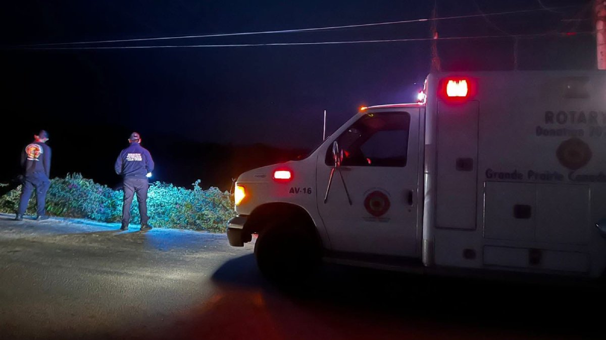 accidente de carambola volcadura y salida de camino en mazatlan ambulancia