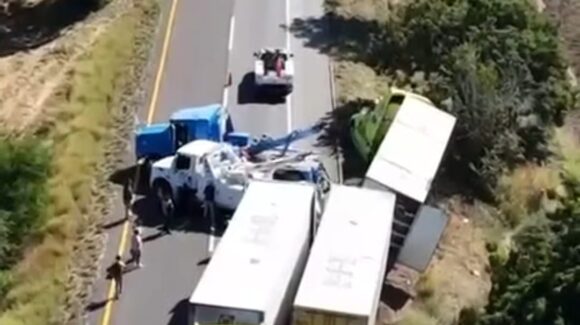 PC cierra carril en la autopista Culiacán–Mazatlán por accidente de tractocamión en Elota, Sinaloa