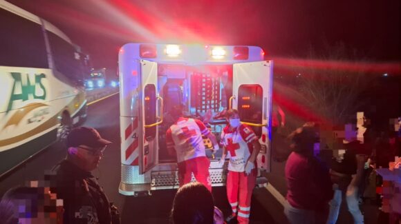 Joven resulta gravemente lesionado tras hecho de tránsito en la México 15, en Guasave, Sinaloa